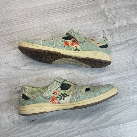 Earth Origins Effie Dusty Green Suede Fisherman Comfort Sandals Women’s size 7.5 - Picture 6 of 12